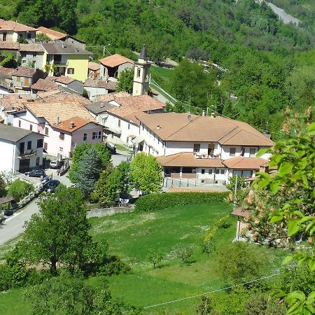 Ristorante Primula Bianca Hotel Varzi Buitenkant foto