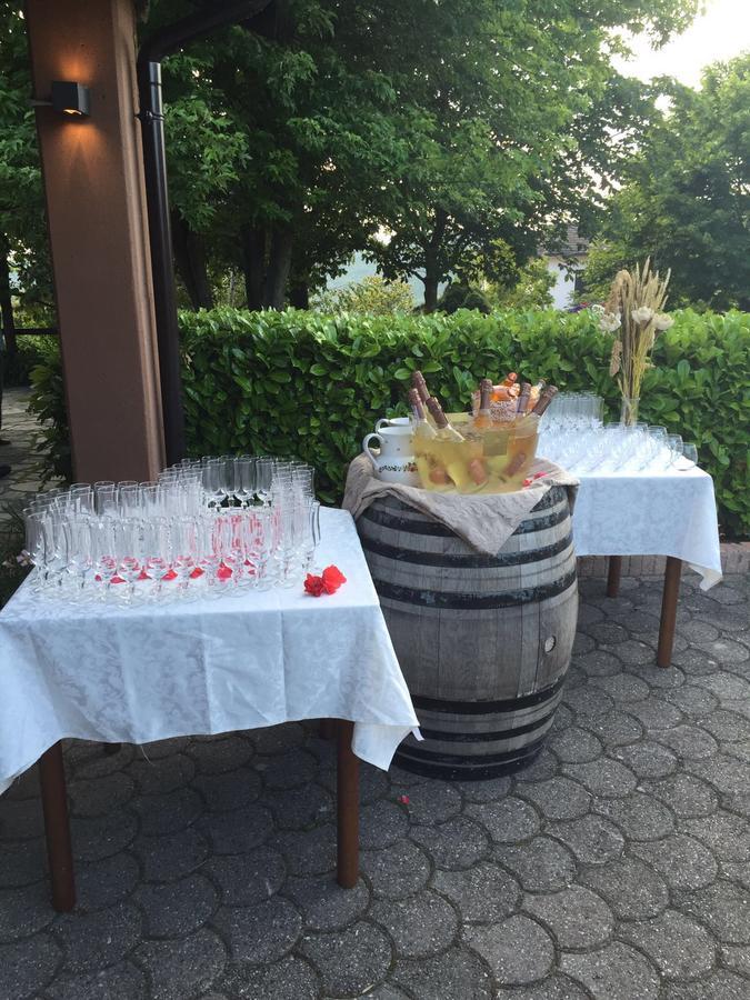 Ristorante Primula Bianca Hotel Varzi Buitenkant foto