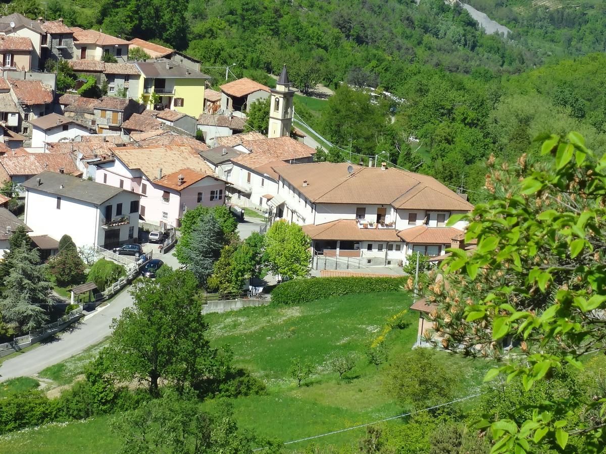 Ristorante Primula Bianca Hotel Varzi Buitenkant foto