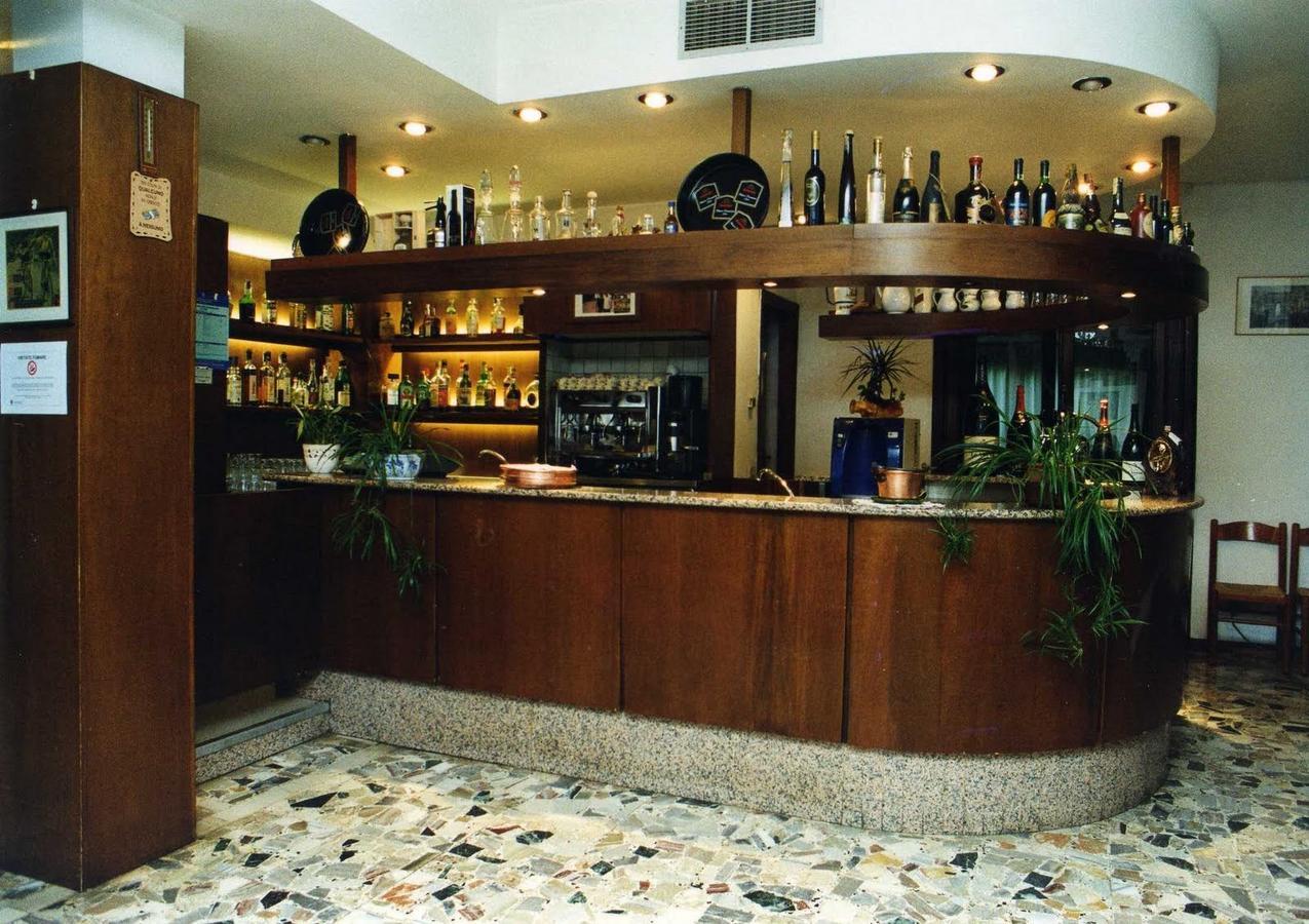 Ristorante Primula Bianca Hotel Varzi Buitenkant foto