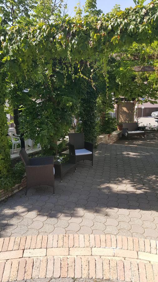 Ristorante Primula Bianca Hotel Varzi Buitenkant foto